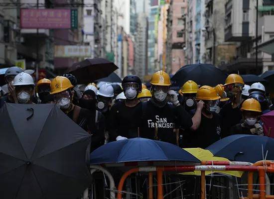 环球网记者在港遭殴，他们为什么去香港？这篇报道告诉你…