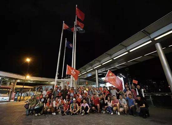 环球网记者在港遭殴，他们为什么去香港？这篇报道告诉你…