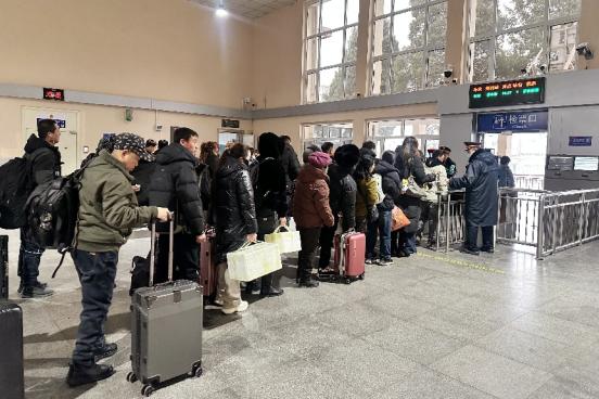 2026新春走基层丨春运首日 直击静海火车站