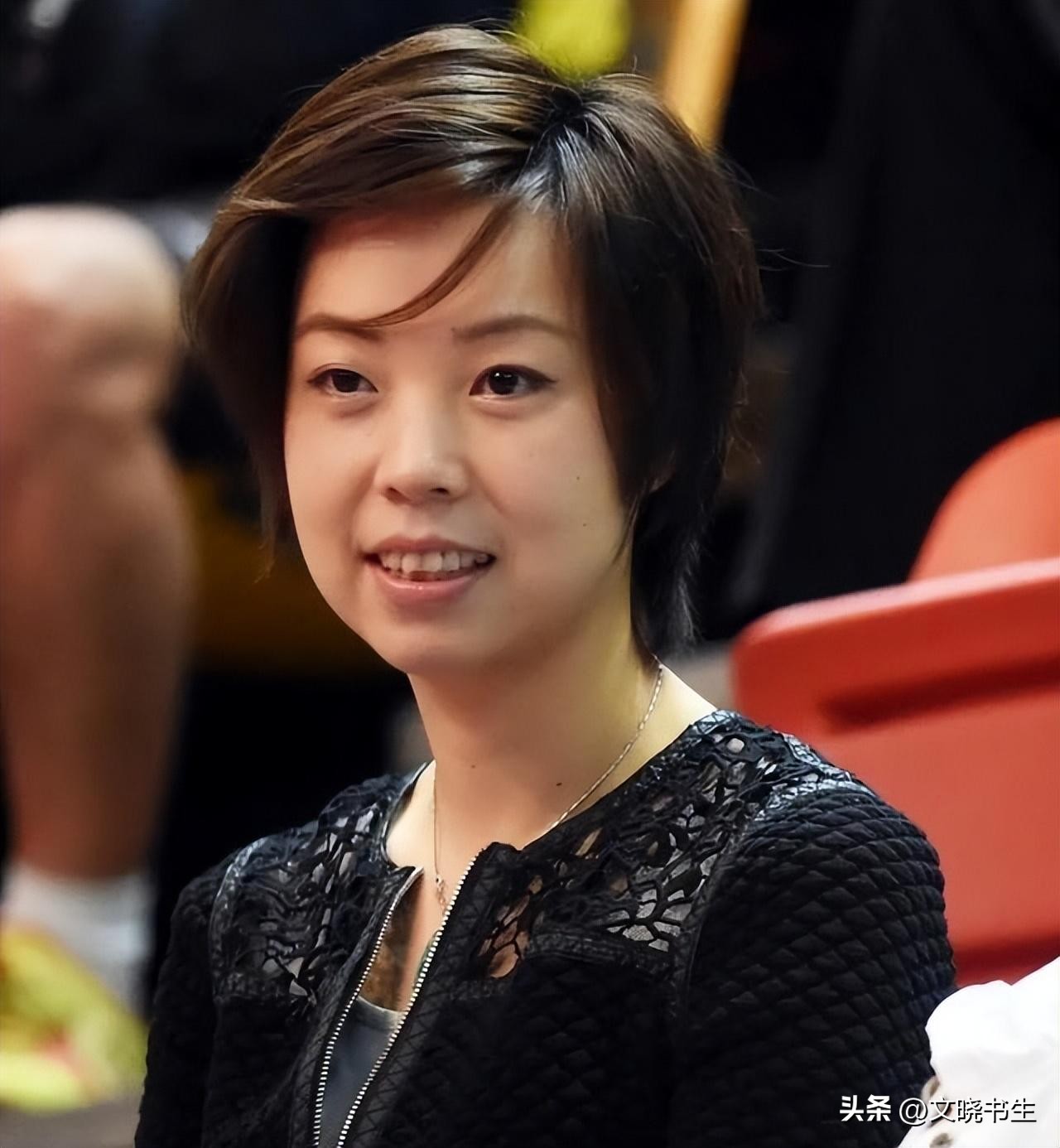 富商徐威：与12年女友袁立分手，转身娶了张怡宁，全靠岳母撑腰