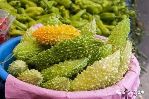 【今日七夕】七月七日七夕情，祝福送给天下人，年年岁岁手相牵，朝朝暮暮共白头！