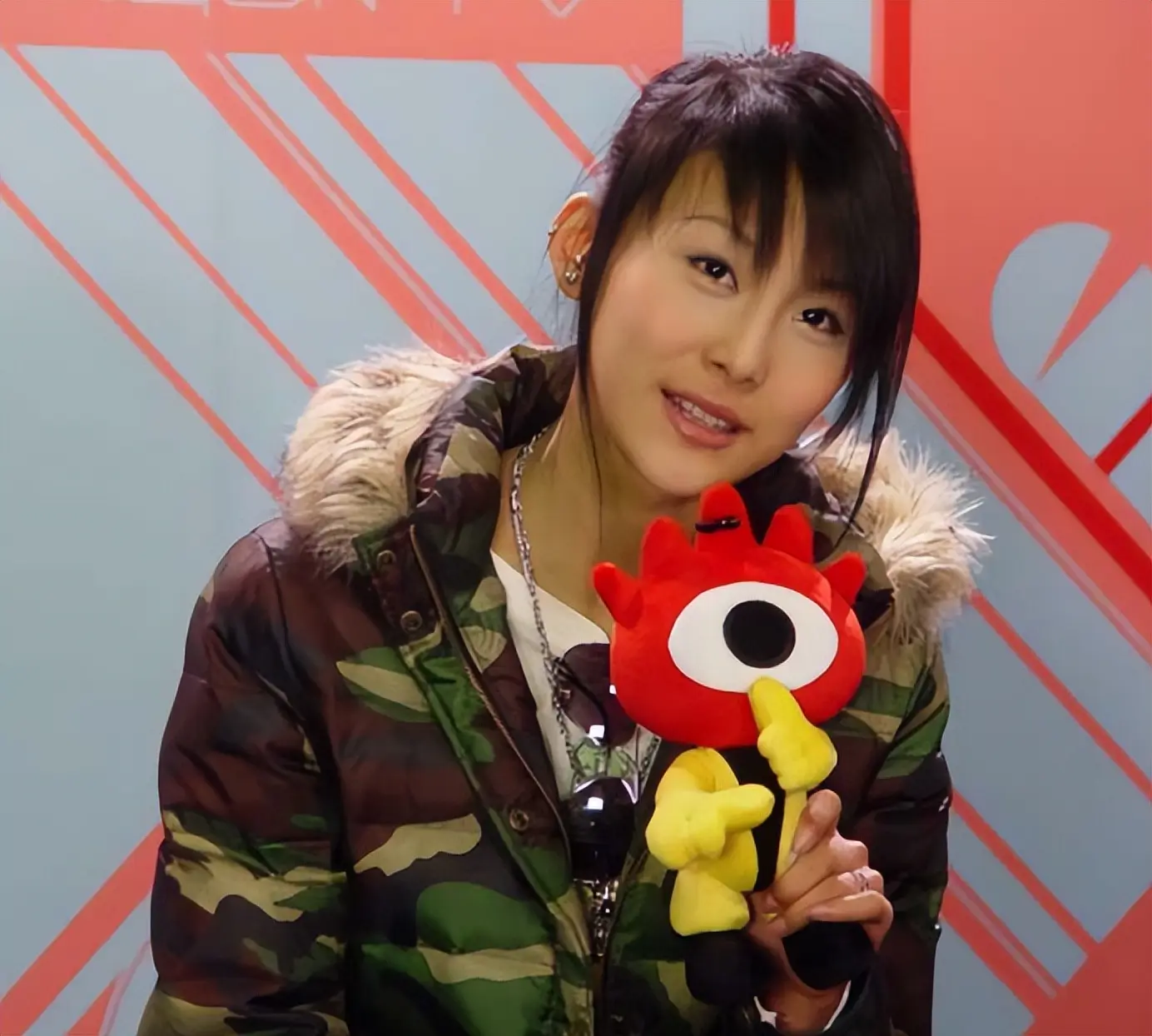 天龙八部贾青洗澡_贾青 演艺生涯 跌宕起伏