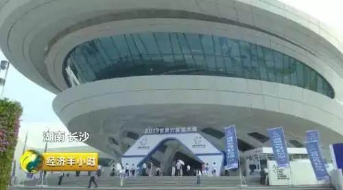 超级计算机“天河一号”：60亿人算一年 它一秒钟算完