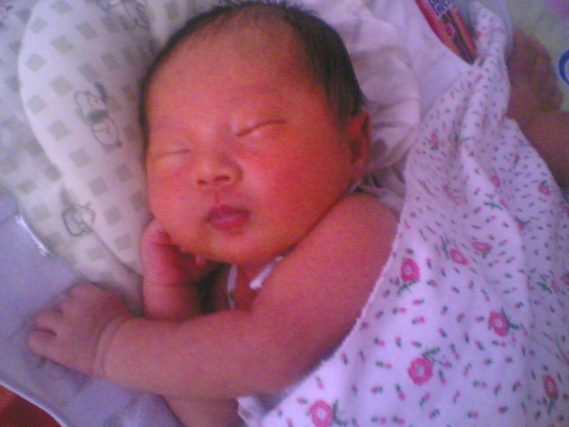 新生儿打喷嚏不需要担心_新生儿生理性体重下降怎么办_三四个月内婴儿都打喷嚏吗